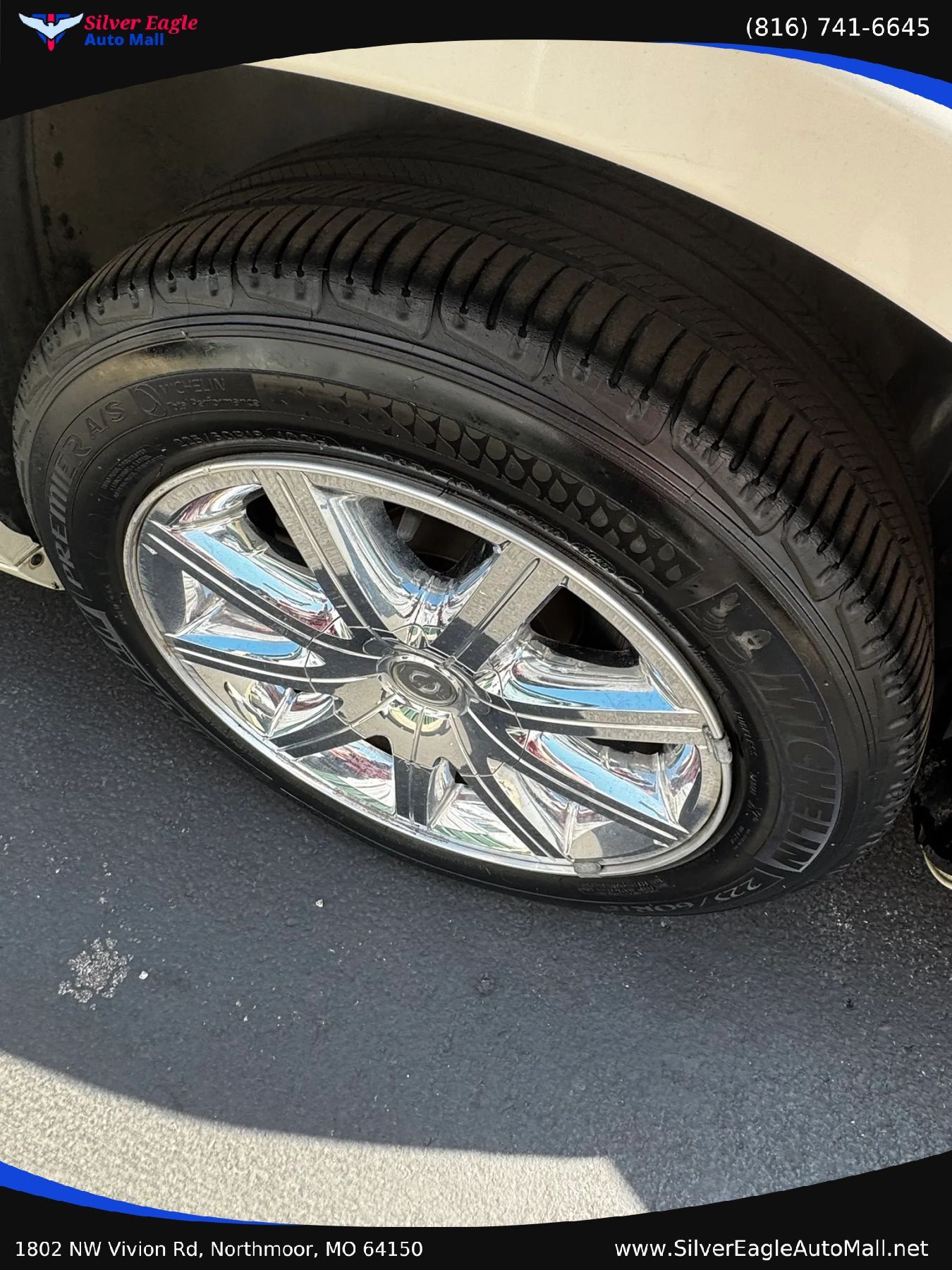Used 2010 Chrysler 300 Limited RWD image 9