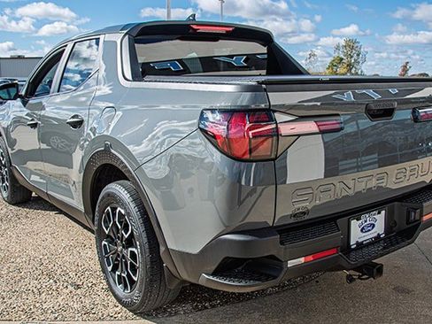 Used 2024 Hyundai Santa Cruz SE image 3