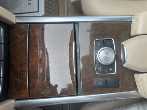 Used 2014 Mercedes-Benz E 350 Sedan image 26