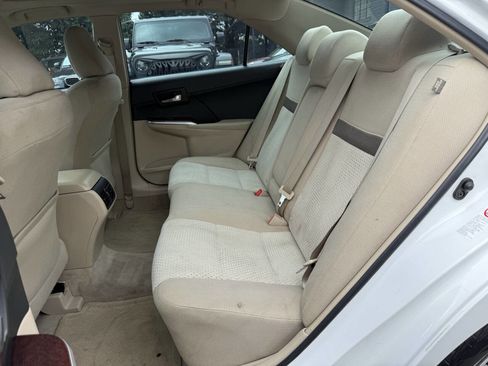 Used 2014 Toyota Camry XLE image 11