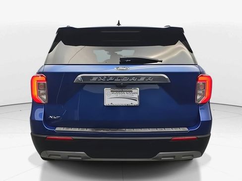 Used 2022 Ford Explorer XLT w/ Equipment Group 202A image 7