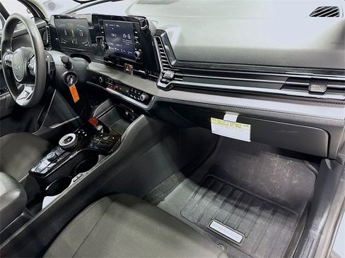 Used 2023 Kia Sportage LX image 31