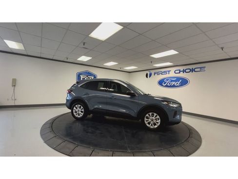 Used 2023 Ford Escape Active image 3