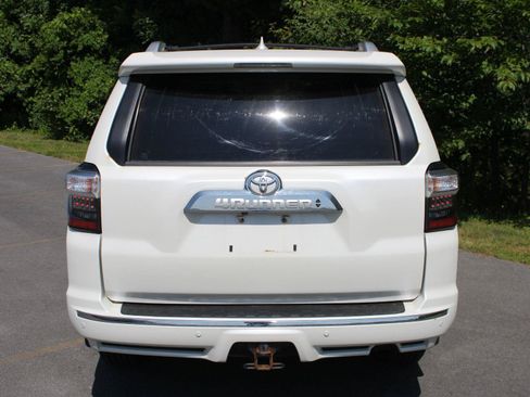Used 2022 Toyota 4Runner Limited AWD/4WD image 6