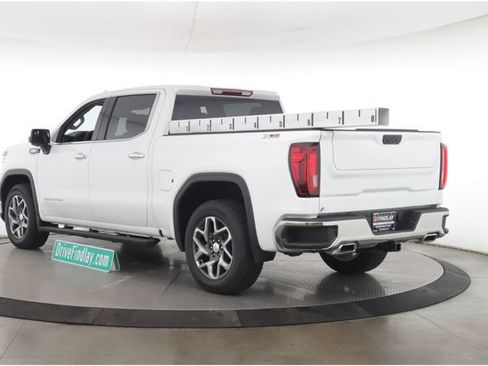 Used 2023 GMC Sierra 1500 SLT AWD/4WD image 8