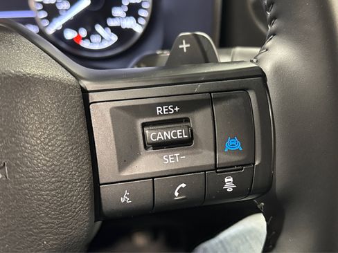 Used 2025 Nissan Rogue SV image 23