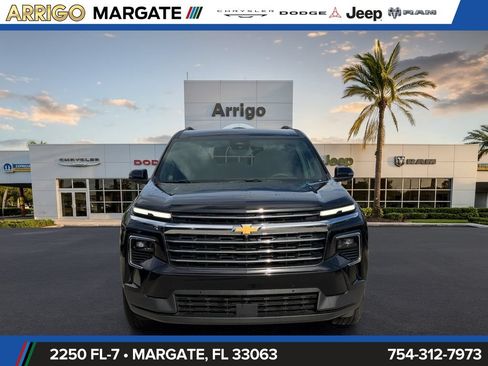 Used 2026 Chevrolet Traverse LT w/ Enhanced Driving Package FWD image 2