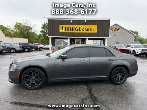 Used 2019 Chrysler 300 S RWD image 1
