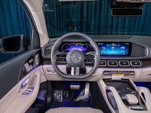 New 2026 Mercedes-Benz GLS 580 4MATIC image 13