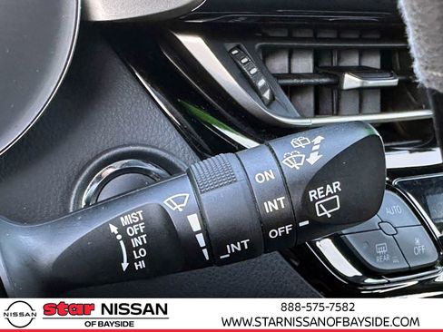 Used 2019 Toyota C-HR XLE image 23