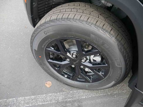 New 2025 Jeep Grand Cherokee Altitude image 12