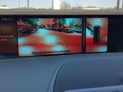 New 2025 Lincoln Nautilus Premier image 16