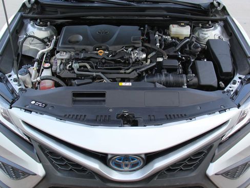 Used 2022 Toyota Camry SE FWD image 32
