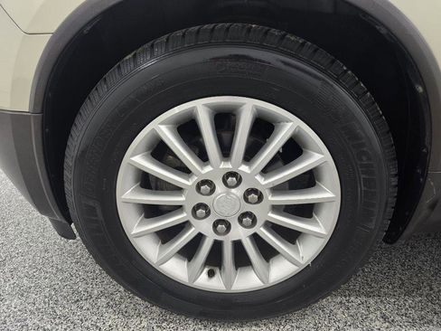 Used 2011 Buick Enclave CXL w/ LPO, Cargo Convenience Pkg FWD image 31