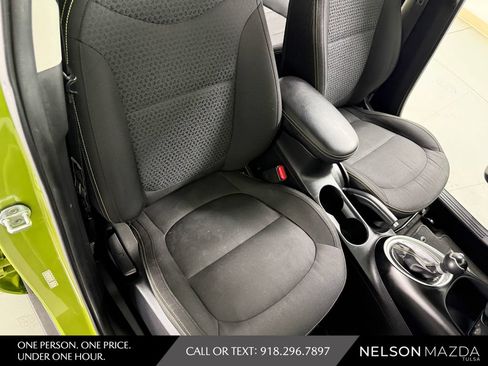 Used 2016 Kia Soul + FWD image 43