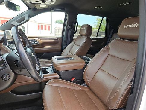 Used 2022 Chevrolet Tahoe High Country AWD/4WD image 12