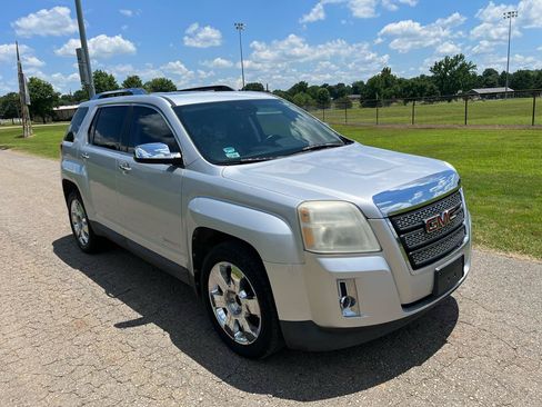 Used 2012 GMC Terrain SLT w/ Chrome and Technology Package AWD/4WD image 2