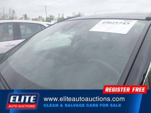 Used 2021 Toyota RAV4 LE AWD/4WD image 34