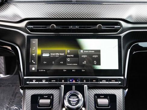 Used 2025 Aston Martin V8 Vantage Coupe image 39