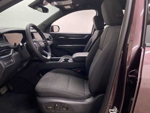 Used 2025 GMC Acadia Elevation image 13