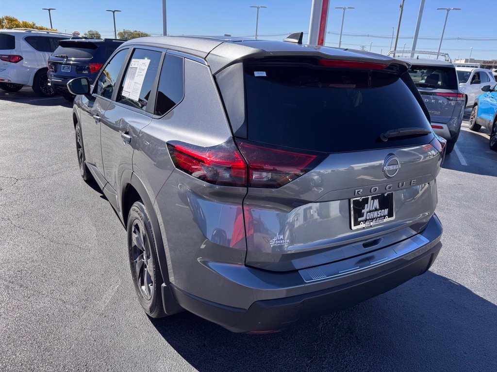 Used 2026 Nissan Rogue SV w/ Cold Weather Package FWD image 3