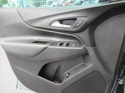 Certified 2024 Chevrolet Equinox LT FWD image 19
