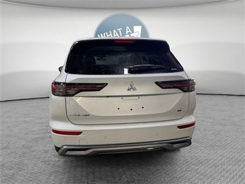 New 2025 Mitsubishi Outlander SE image 5