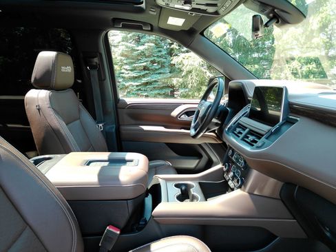 Certified 2021 Chevrolet Suburban High Country AWD/4WD image 17