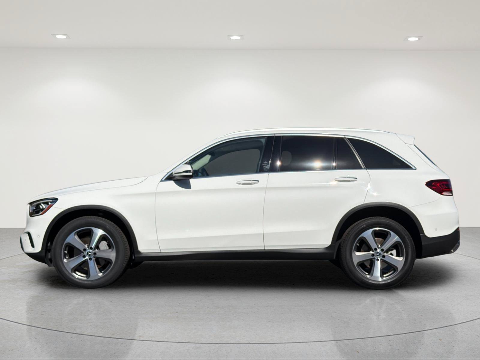 Used 2022 Mercedes-Benz GLC 300 4MATIC image 2