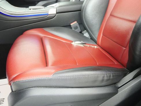 Used 2021 Mercedes-Benz GLC 300 image 9