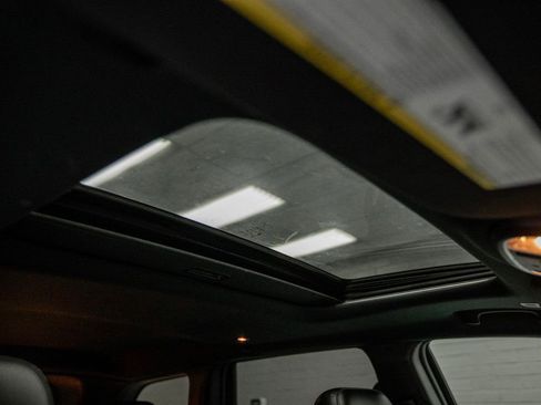 Used 2019 Jeep Grand Cherokee Altitude image 21