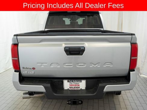 Certified 2025 Toyota Tacoma SR5 AWD/4WD image 4