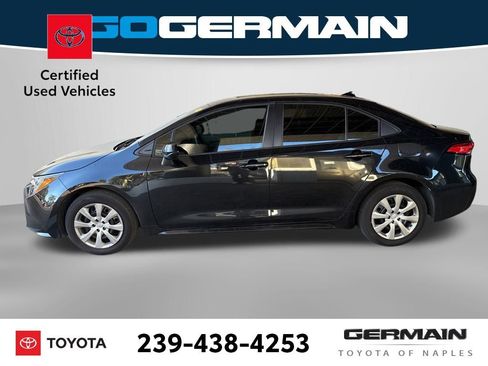 Certified 2022 Toyota Corolla LE image 3