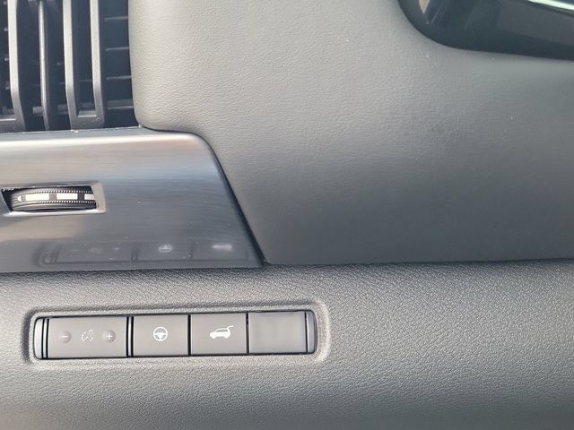 New 2026 Nissan Pathfinder SL FWD image 18