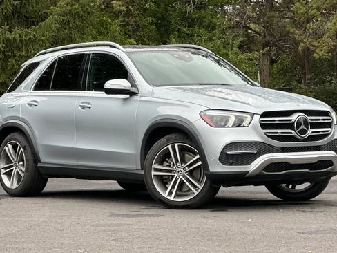 Used 2022 Mercedes-Benz GLE 450 4MATIC image 2