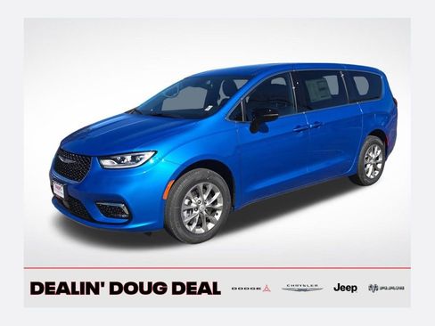 New 2026 Chrysler Pacifica Select AWD/4WD image 1