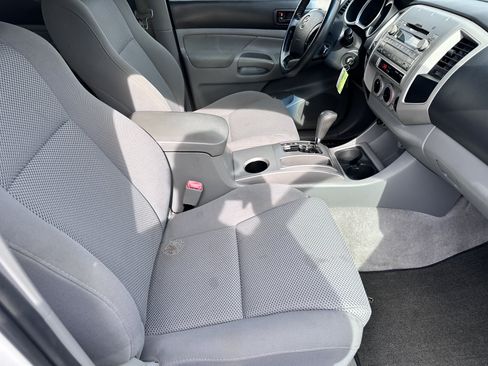 Used 2011 Toyota Tacoma 4x4 Double Cab w/ TRD Sport Pkg image 9