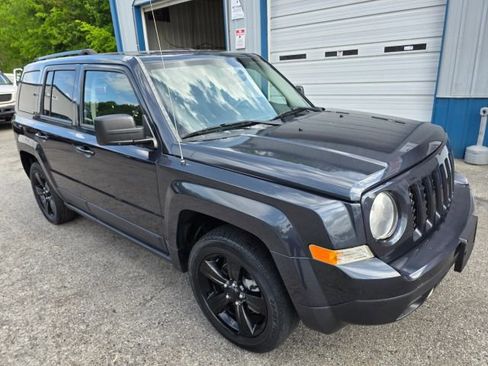 Used 2015 Jeep Patriot Sport w/ Power Value Group image 3
