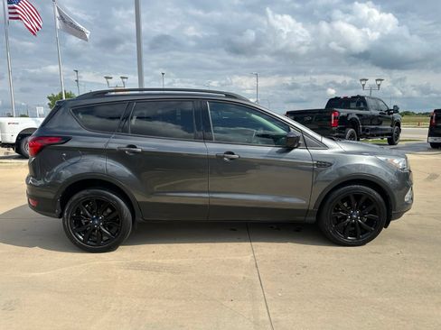 Used 2019 Ford Escape SE FWD image 7