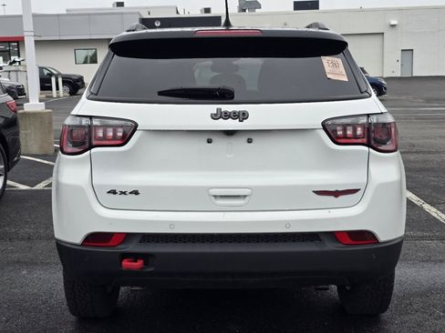 Used 2025 Jeep Compass Trailhawk AWD/4WD image 5