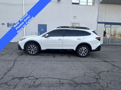 Used 2021 Subaru Outback Premium image 10