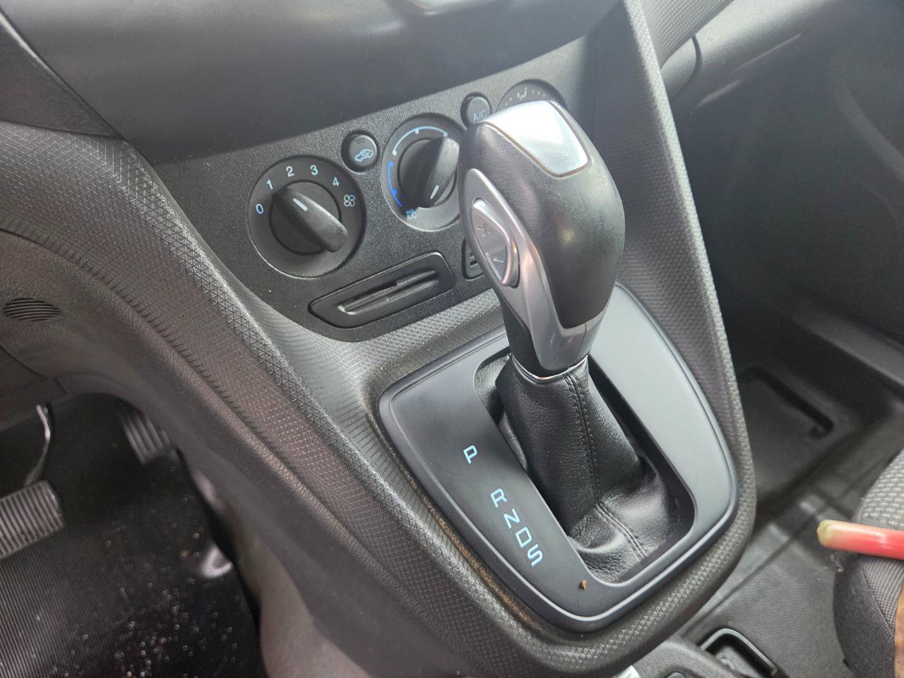 Used 2016 Ford Transit Connect XL FWD image 15