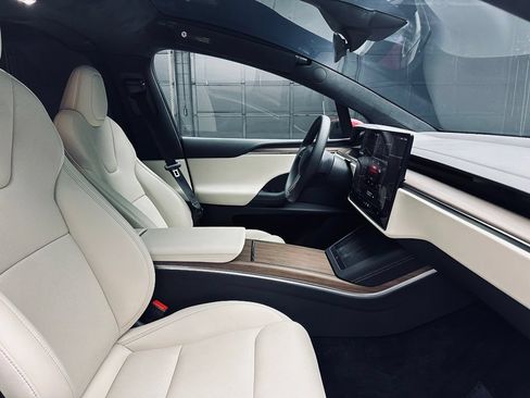 Used 2023 Tesla Model X AWD/4WD image 19
