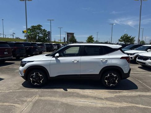 New 2026 Kia Seltos S FWD image 5