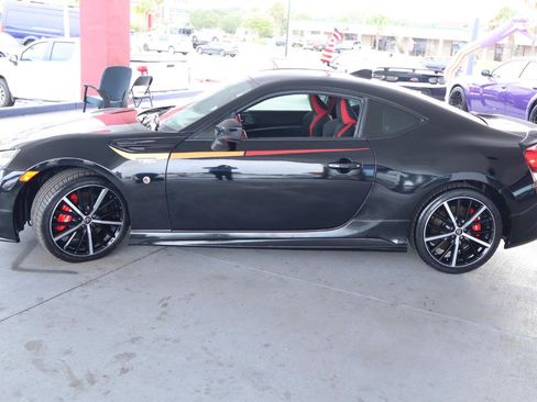 Used 2019 Toyota 86 TRD SE RWD image 8