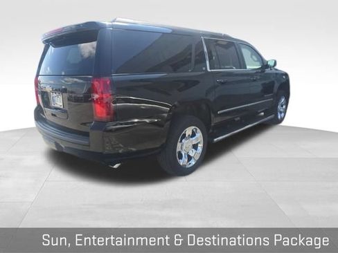 Used 2018 Chevrolet Suburban LT w/ LT Signature Package AWD/4WD image 7