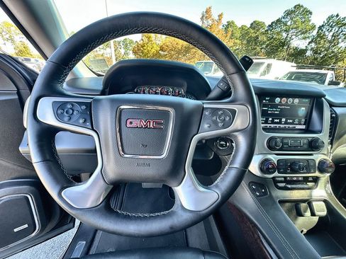 Certified 2020 GMC Yukon SLT image 11