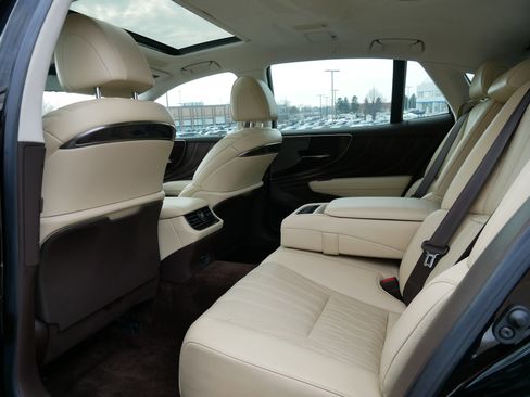 Used 2020 Lexus LS 500 AWD image 13