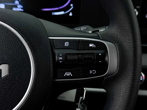 Certified 2025 Kia Sportage LX FWD image 33