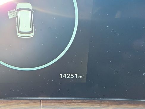 Used 2025 Hyundai Santa Fe Limited image 4